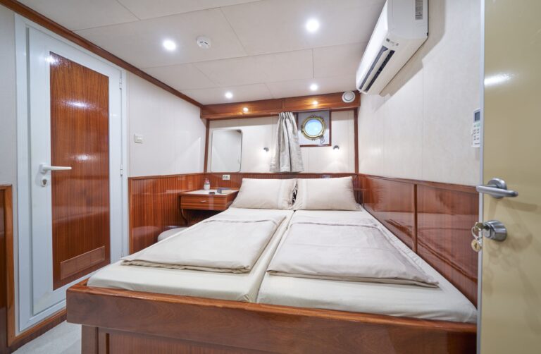 Double Cabin