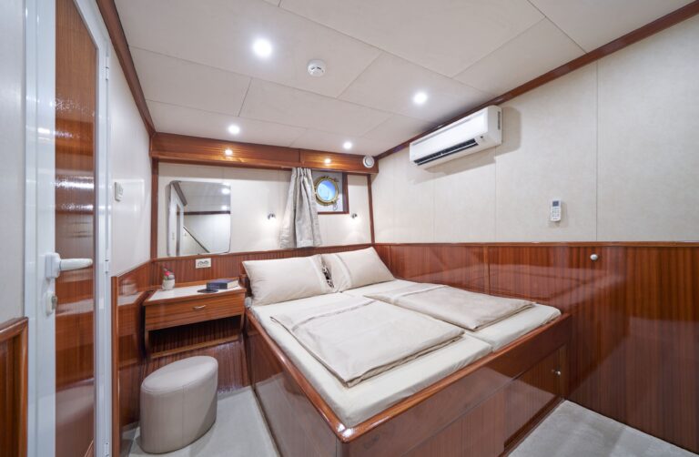 Double Cabin