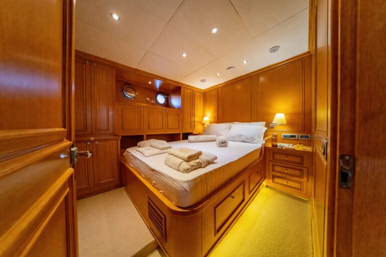 Double Cabin For Guests