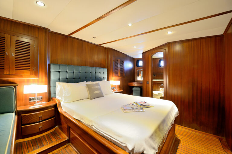Double Cabin
