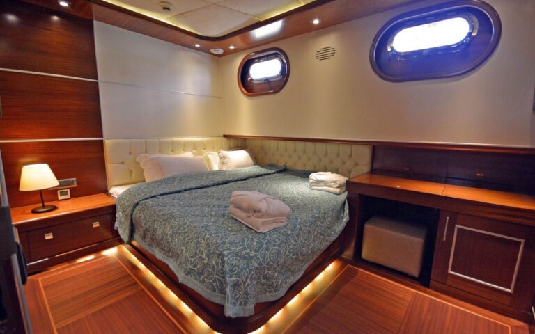 Double Cabin