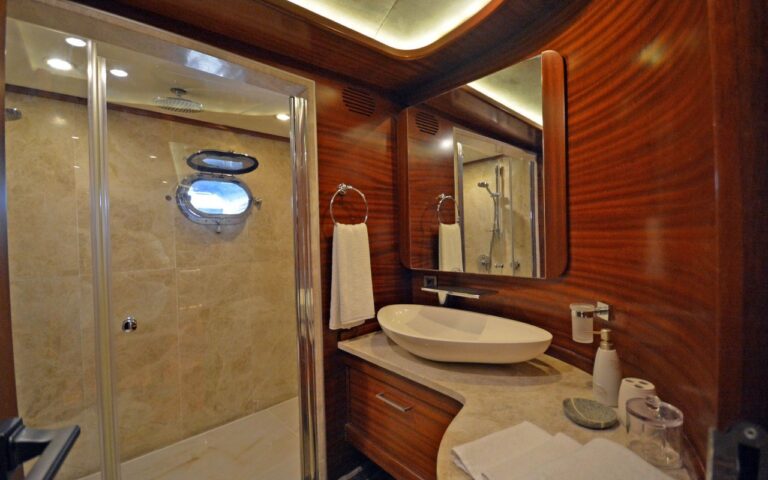 Master Suite Bathroom