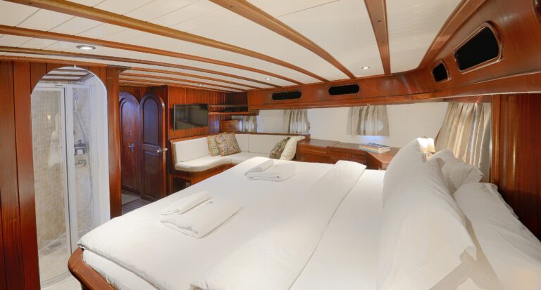 Guest cabin