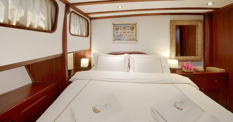 Double cabin