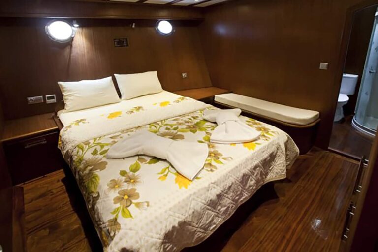 Double Cabin