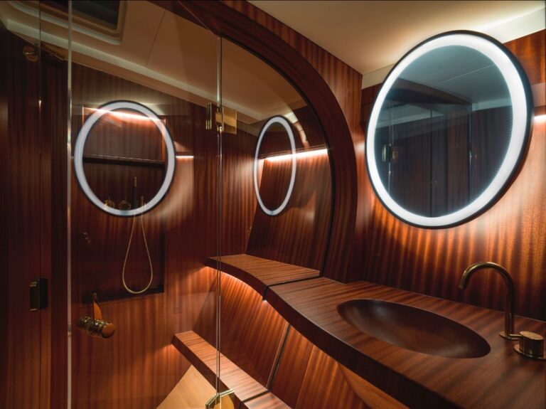 Ensuite Head