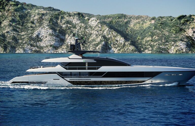 Superyacht SAIRU
