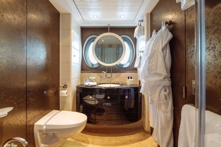 Guest Ensuite Bathroom