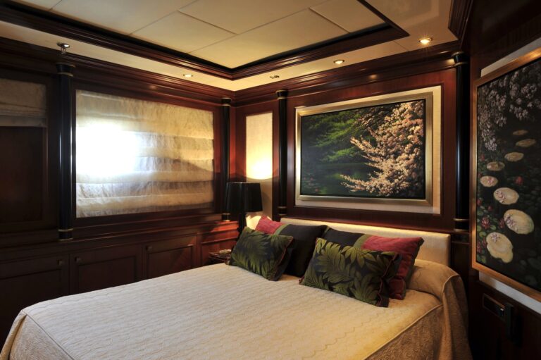 Guest cabin