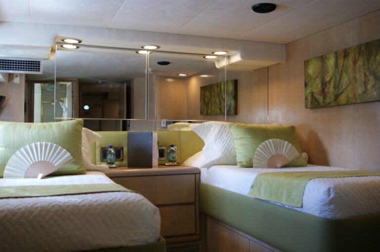 Twin Cabin