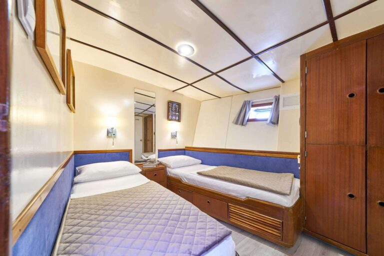 Twin Cabin