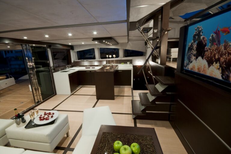 SEA BASS - Saloon 2