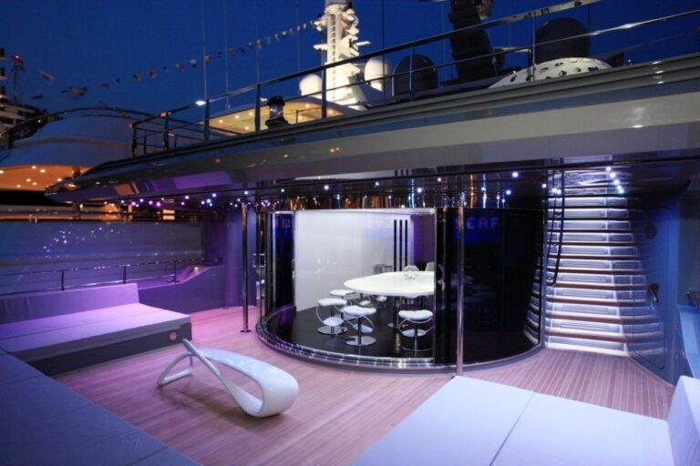 SEA FORCE ONE - The Upper Aft Deck