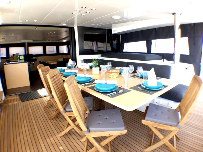 SEAHOME - Alfresco dining