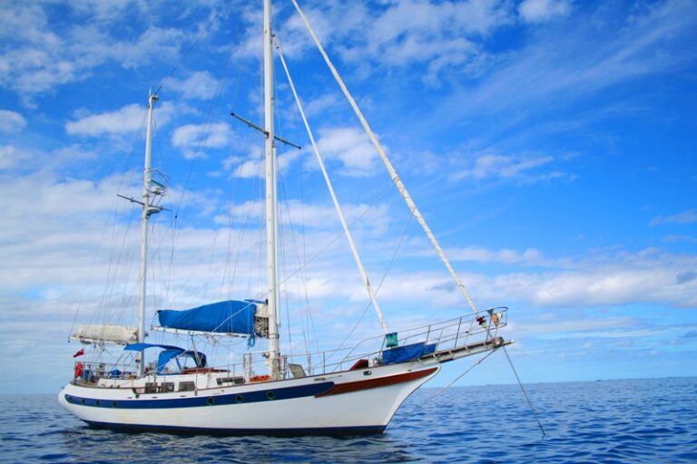 SEASTAR At anchor