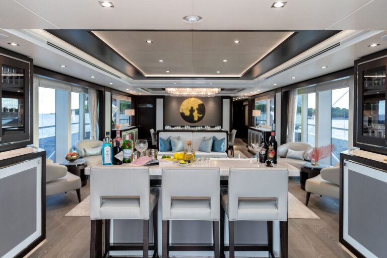 Main Salon Bar