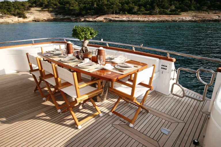 SEFIRA - Aft Deck