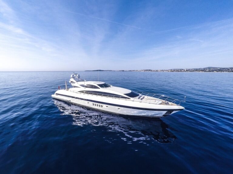 SERENADA Yacht