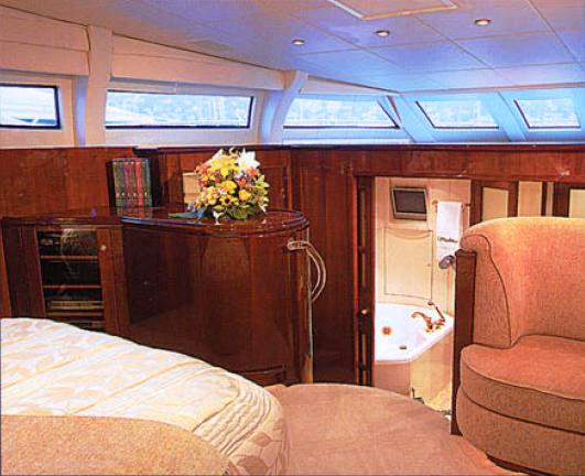 SHALIMAR I -  Master Bath