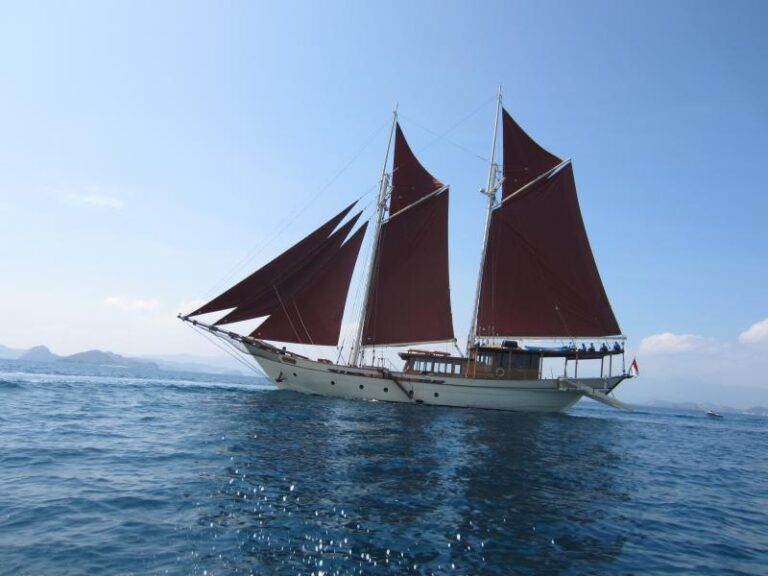 SI DATU BUA At anchor