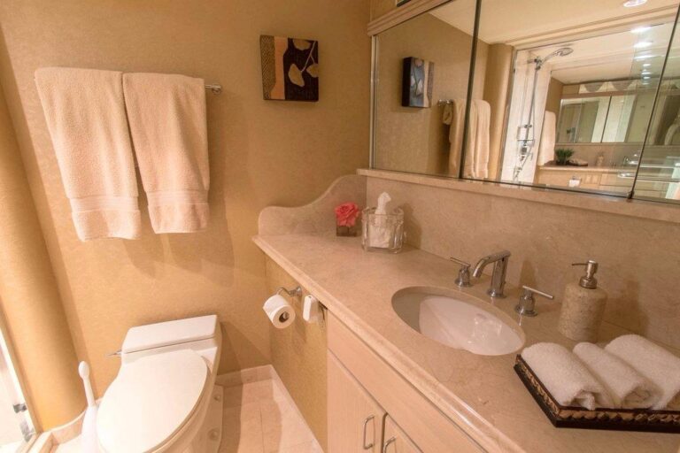 SIDE ENSUITE