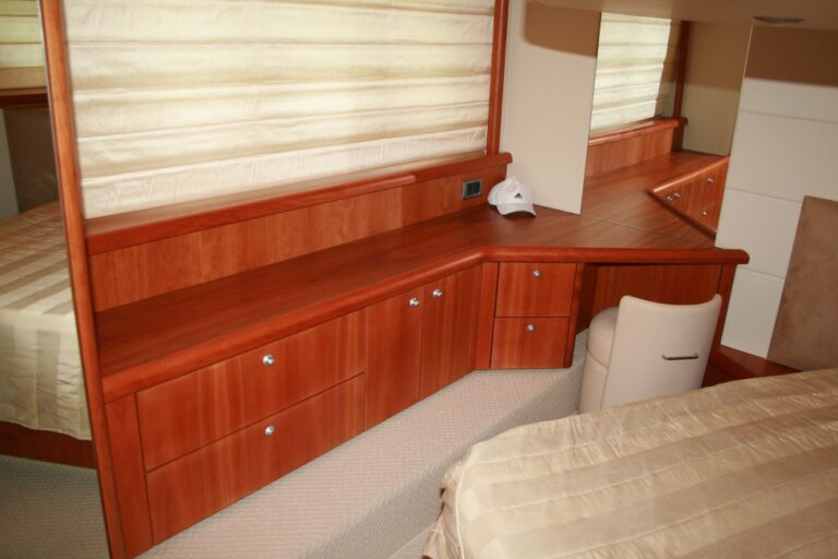 SIGMA - Master cabin vanity