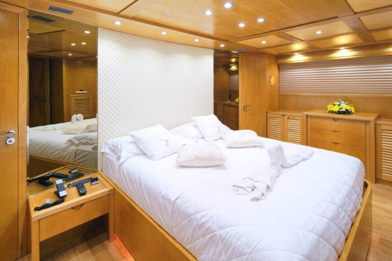 SILVIA Interior - Master Cabin