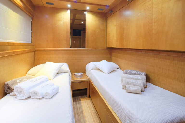 SILVIA Interior - Twin Cabin