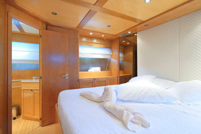 SILVIA Interior - VIP Cabin