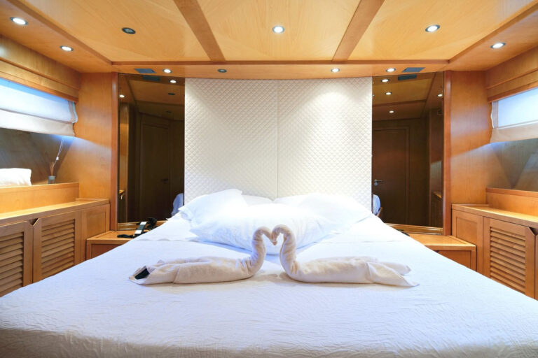 SILVIA Interior - VIP Cabin