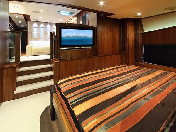 SIMPLE PLEASURE - VIP cabin main deck credit Sunseeker Yachts