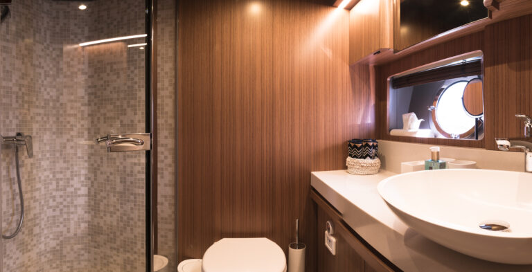 Double Cabin Ensuite Bathroom