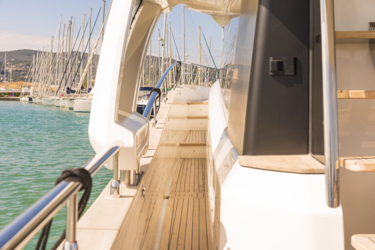 Side Deck Detail