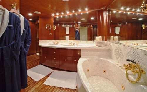 SIRAHMY - Master Bathroom
