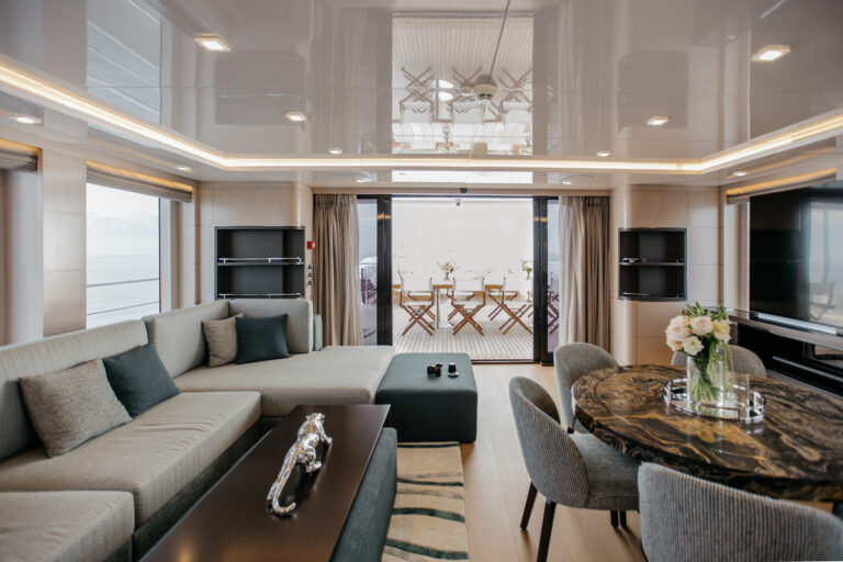 SKY LOUNGE(1)