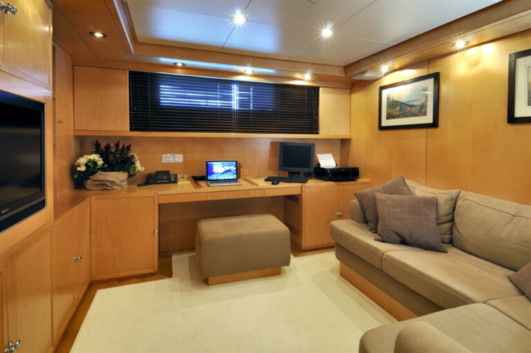 SL100 ARIA -  Upper Deck Studio