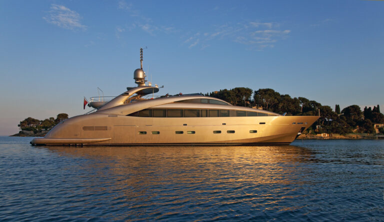 SOIREE - Profile shot starboard side