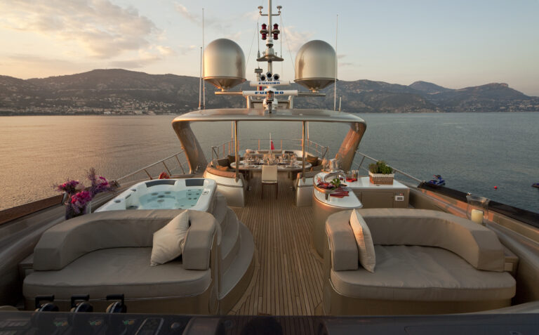 SOIREE - Sundeck