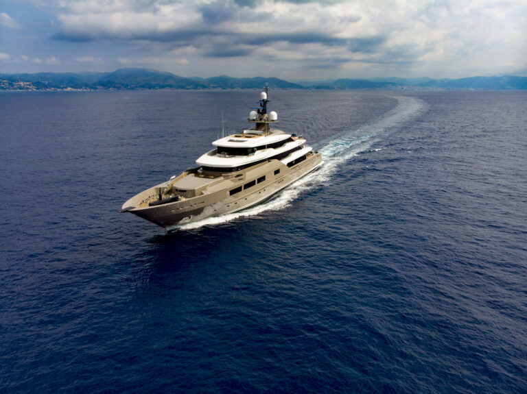 SOLO Cruising