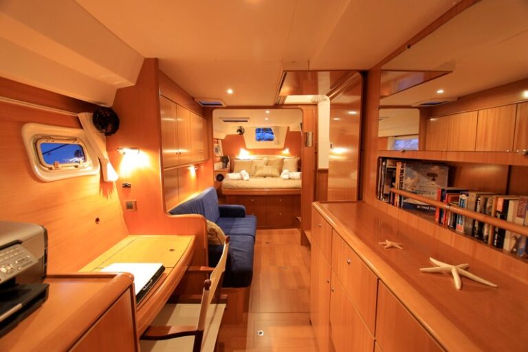 SOULS CALLING - Full view master cabin