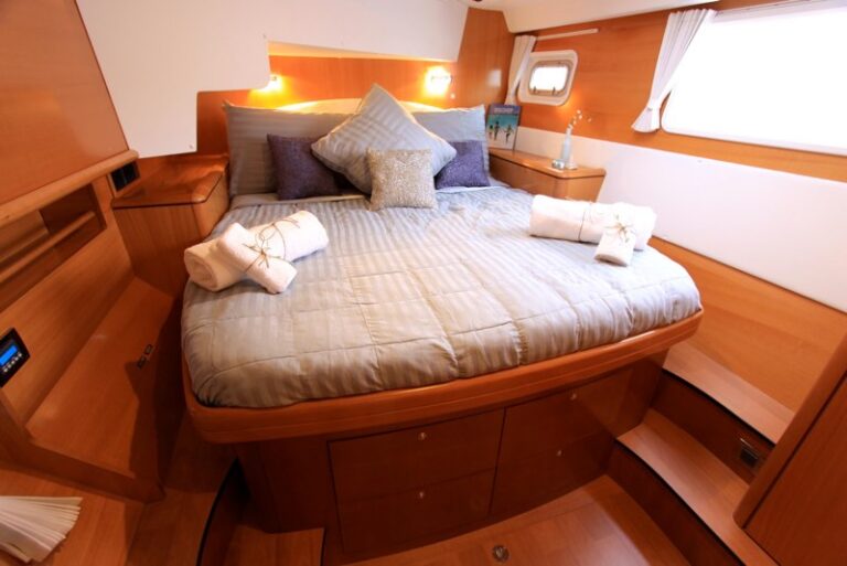 SOULS CALLING - Guest aft cabin