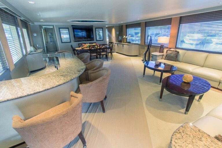 SPACE ROOM