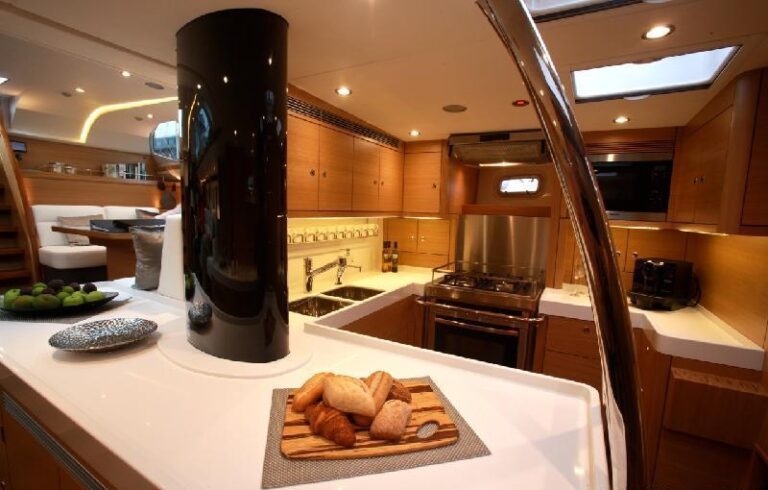 SPIRIT OF PHANTOM -  Galley