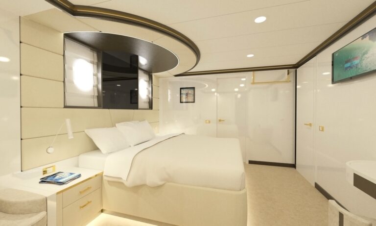 STERN CABIN 2 MS AURUM SKY