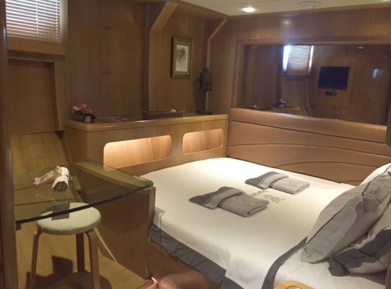 SUHEYLA SULTAN Double Bed