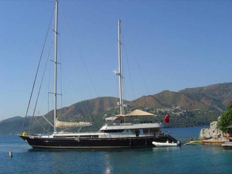 SUHEYLA SULTAN Underway