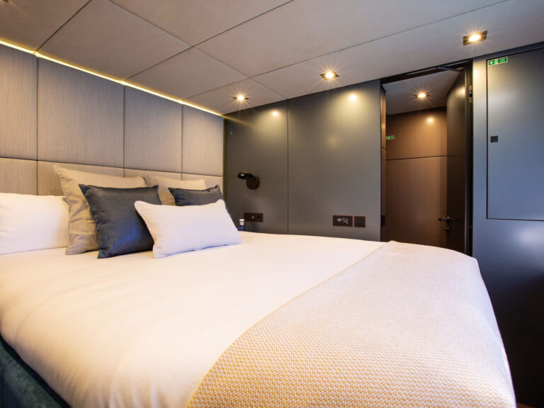 Double Cabin
