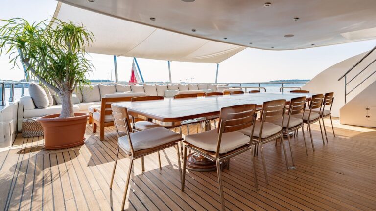 Upper Deck Dining