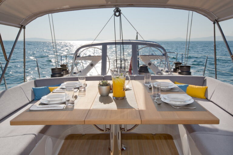 SW82 luxury superyacht Feelin Good