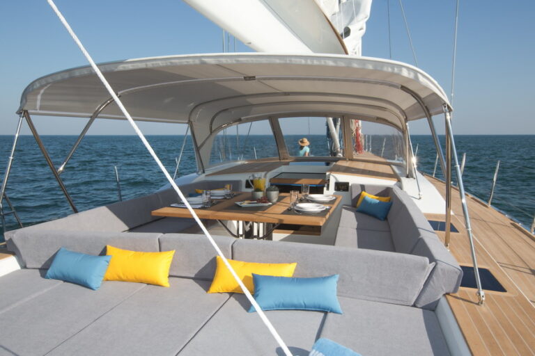 SW82 luxury yacht Feelin Good
